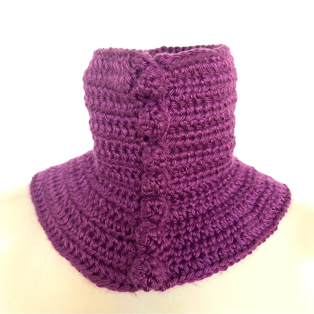 ROMAN KEFLAY Hand Crocheted, Mini Turtleneck - Picture 2 of 15